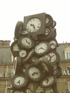 Time is not money Paris sculpture