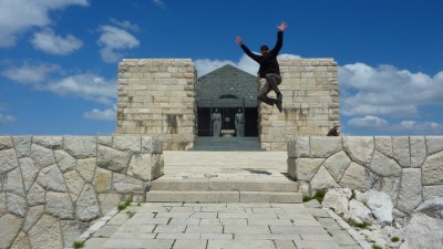 Locen_jumping
