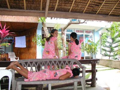 Girls working in the Philippines