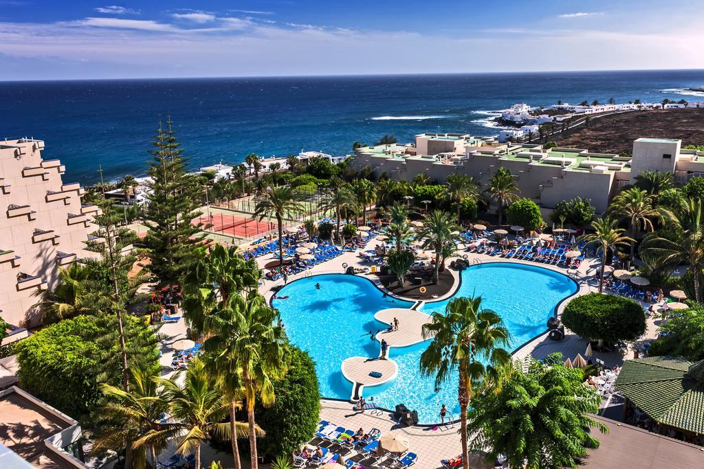 Resorts in Costa Teguiase