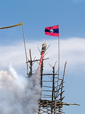 bkMuangSingh2rocket1A
